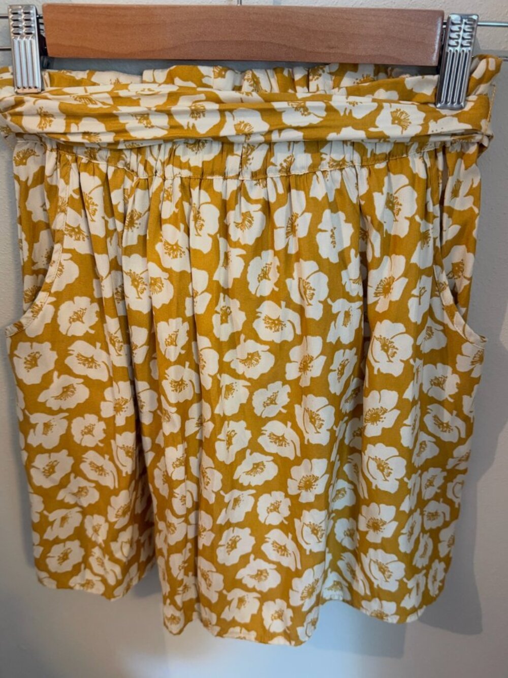 American Eagle XS Mustard Yellow Floral Paperbag Tie-Waist Mini Skirt